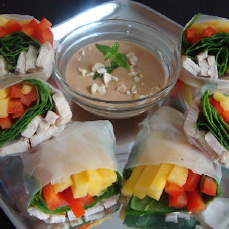 Rice paper wraps Colourful with cashew-lime dipping sauce