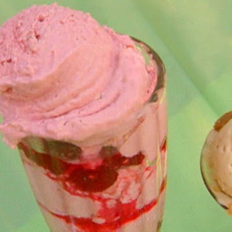 Raspberry Stracciatelle Ice Cream