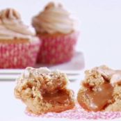 Peanut Butter Cupcakes with Swirled Peanut Butter Frosting