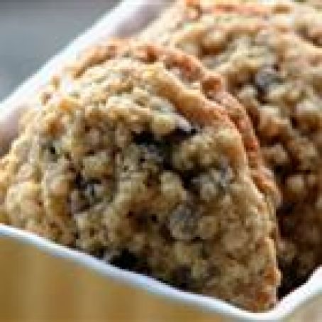 Chewy Chocolate Chip Oatmeal Cookies