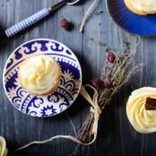 BANANA CREAM CHEESE CUPCAKES