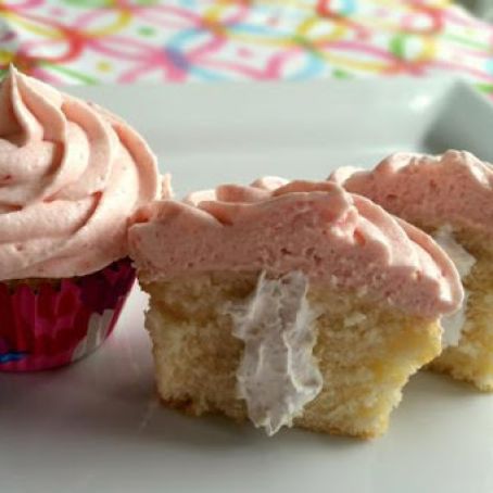 Strawberries and Cream Cupcakes (filled)