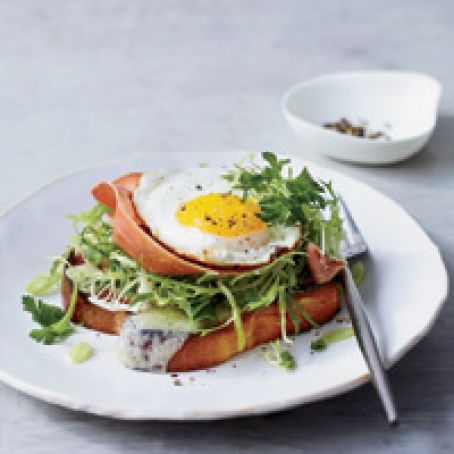 Brioche with Prosciutto, Gruyère and Egg