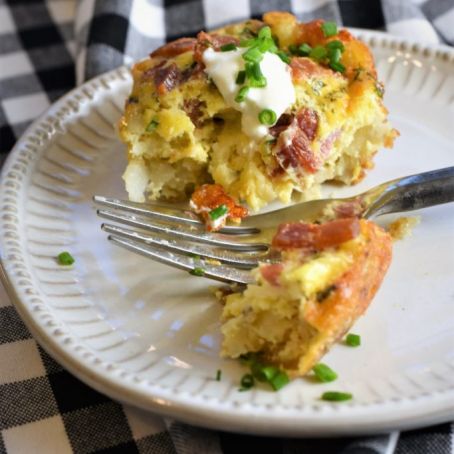 Mini Bacon & Egg Tater Tot Casseroles