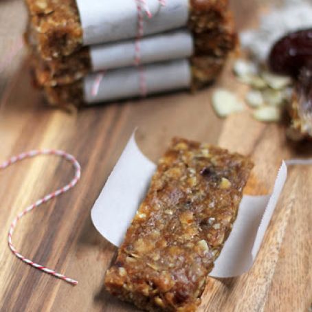 Chewy Date Granola Bars