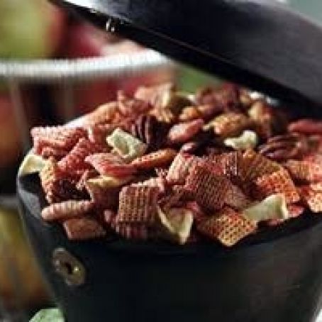 Apple-Cinnamon Snack Mix
