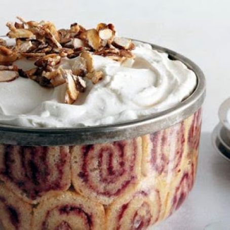 ALMOND SHERRY CHRISTMAS TRIFLE