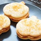 Pumpkin Shortbread Sandwiches