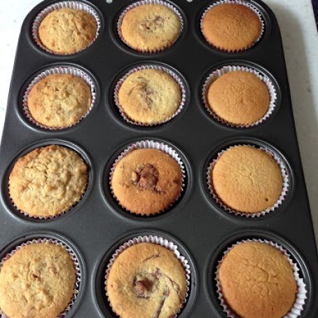 Suji (Semolina) cupcakes with Nutella & peanut butter filling