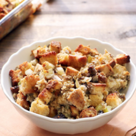 Buttery Beer Bread Stuffing with Sausage, Apple, & Mushroom