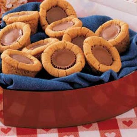 PEANUT BUTTER COOKIE CUPS