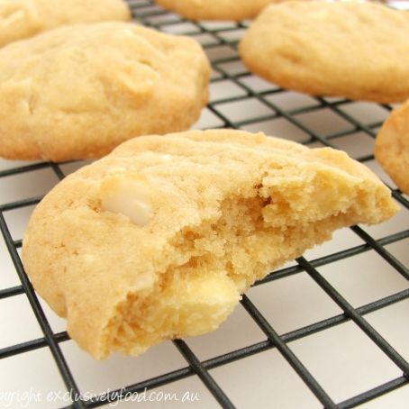 COOKIES - White Chocolate and Macadamia Cookie