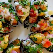 Peruvian Steamed Mussels (a la Chalaca)