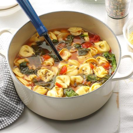 Spinach and Tortellini Soup