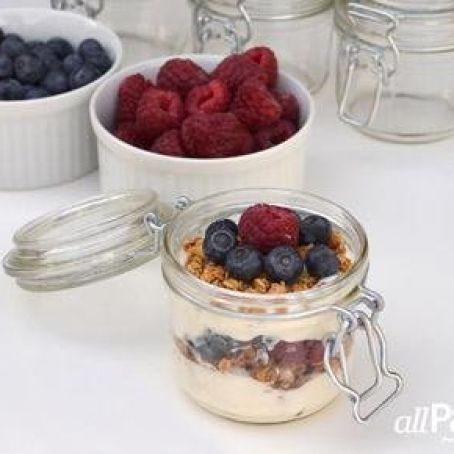Mason Jar Breakfast Parfait