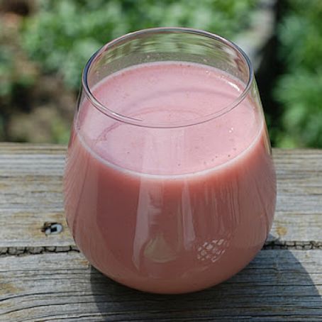 Vegan Strawberry Oat Milk