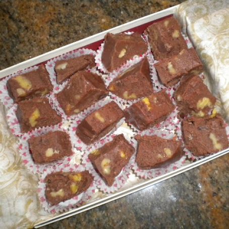 CHOCOLATE FUDGE WITH WALNUTS