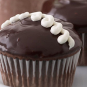 Blackk & White Cupcake (Hostess Cupcakes)
