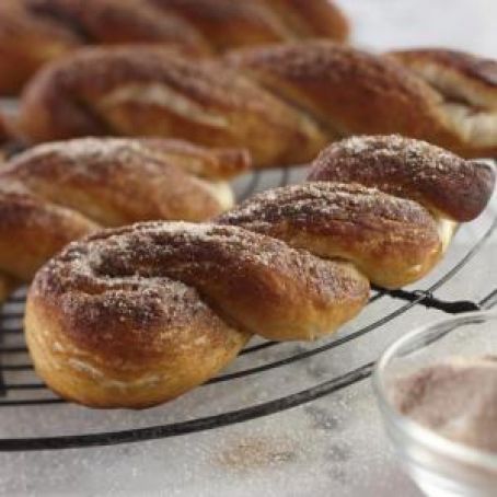 Cinnamon Pretzel Twists