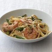 Creamy Linguine with Shrimp and Asparagus