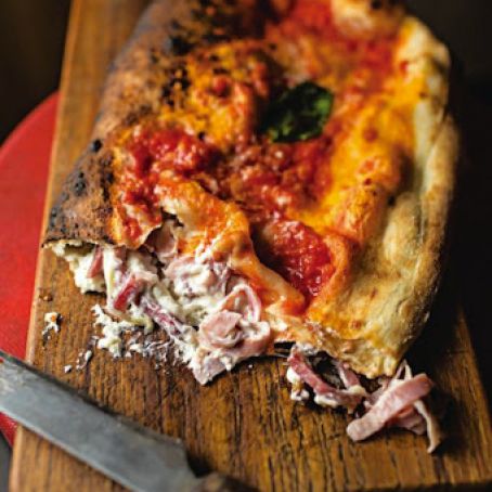 Calzone di Prosciutto e Ricotta (Ham and Cheese Calzone)