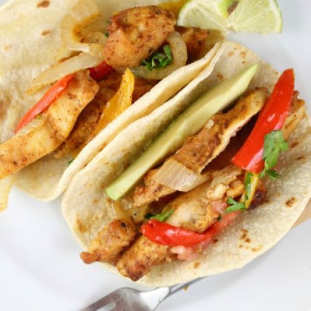 SHEET PAN CHICKEN FAJITAS