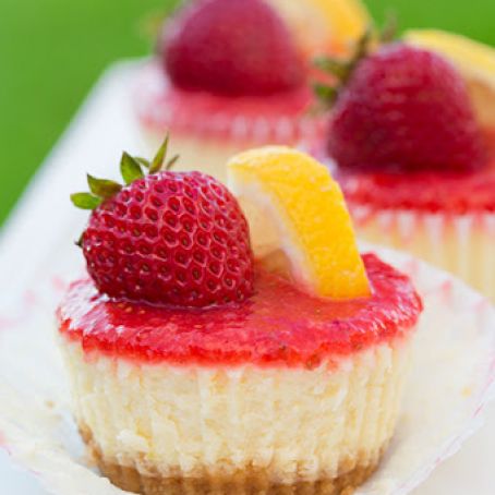 Strawberry Lemonade Cheesecake Cupcakes