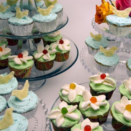 Vanilla Buttermilk Cupcakes