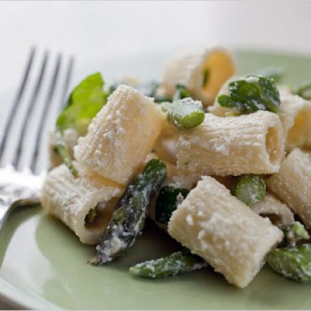 PENNE w/ASPARAGUS, ARUGULA & RICOTTA