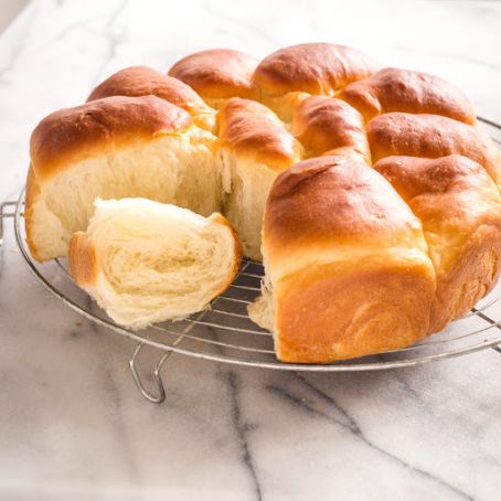 Fluffy Dinner Rolls-CI