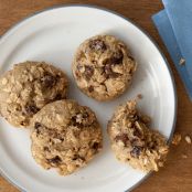 Chewy Oatmeal Raisin Cookies