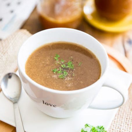 SLOW COOKER BEEF BONE BROTH