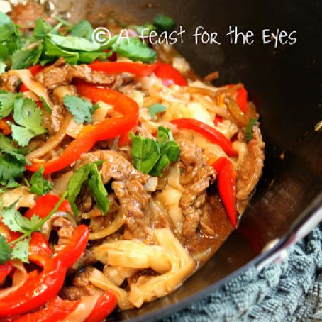 Quick Thai-Style Beef & Peppers with Rice Noodles