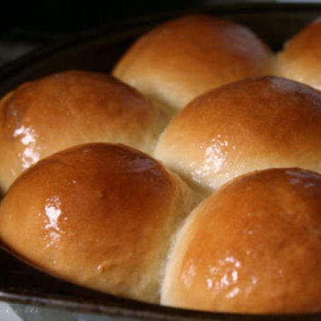 Buttery Pull-Apart Dinner Rolls