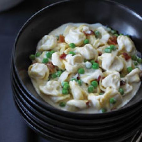 Simple & Creamy Tortellini Alfredo