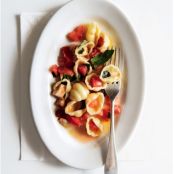 Pasta with Tomatoes and Mozzarella