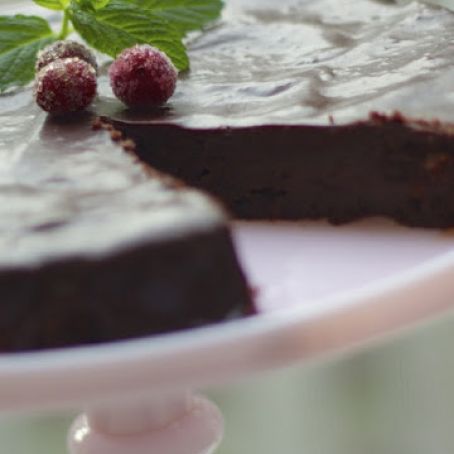 Chocolate Cranberry Fudge Cake