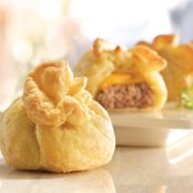 Mini-Cheeseburger Pastry Bundles