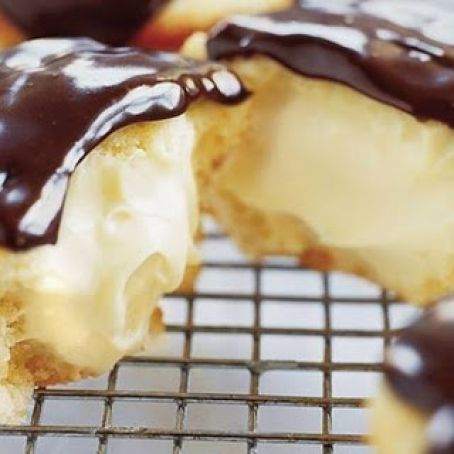 BOSTON CREAM CUPCAKES