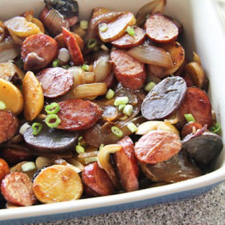 KIELBASA AND POTATO SKILLET