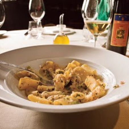 RIGATONI w/SHRIMP, CALAMARI & BASIL