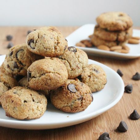 Paleo Chocolate Chip Cookies