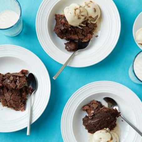 Slow Cooker Gooey Brownie Cake