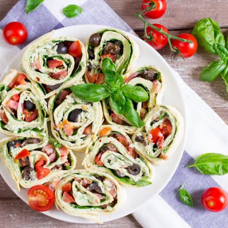 Basil Ricotta Pinwheels
