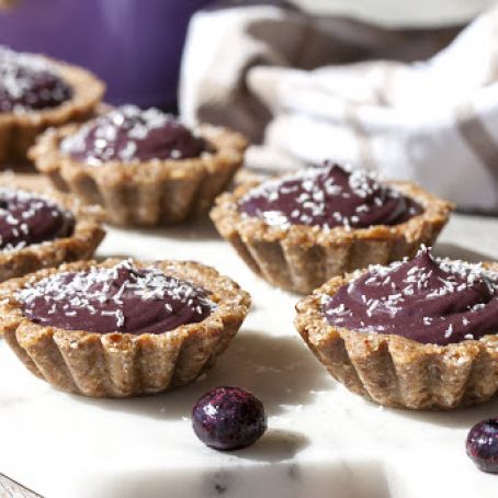 Blueberry White Chocolate Tarts | Raw Vegan