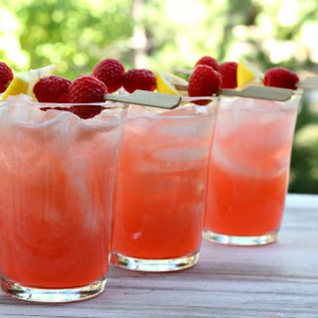 Raspberry Lemonade Drink (*yumm-o*)