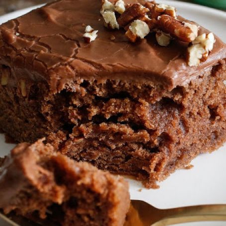 Cocoa Sheet Cake (Linda Cake)