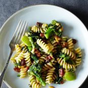 GENIUS PASTA WITH TWO BROCCOLIS  AND RAISIN-PINE NUT SAUCE