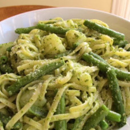 Linguine With Potatoes, Green Beans, an Spinach Pesto