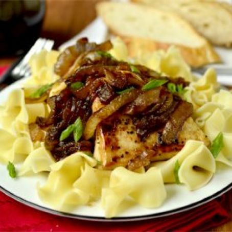 Honey and Balsamic-Onions Chicken Skillet